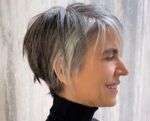 Cortes de pelo corto 2022 para mujeres de más de 50 años