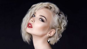 Cortes de pelo corto 2022 para rostros redondos